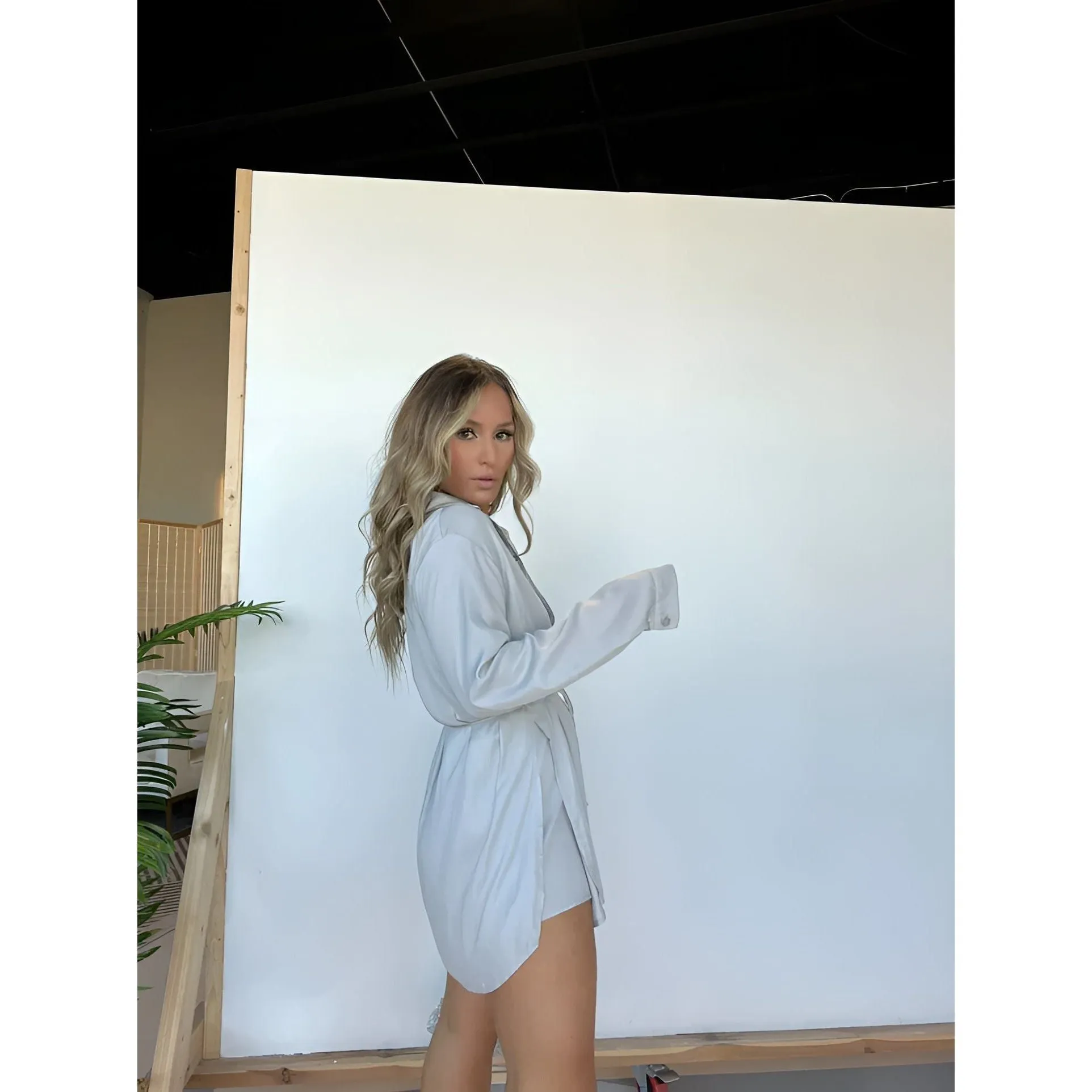 Armelle Dress - Modisches Plissiertes Sommerkleid mit Knöpfen